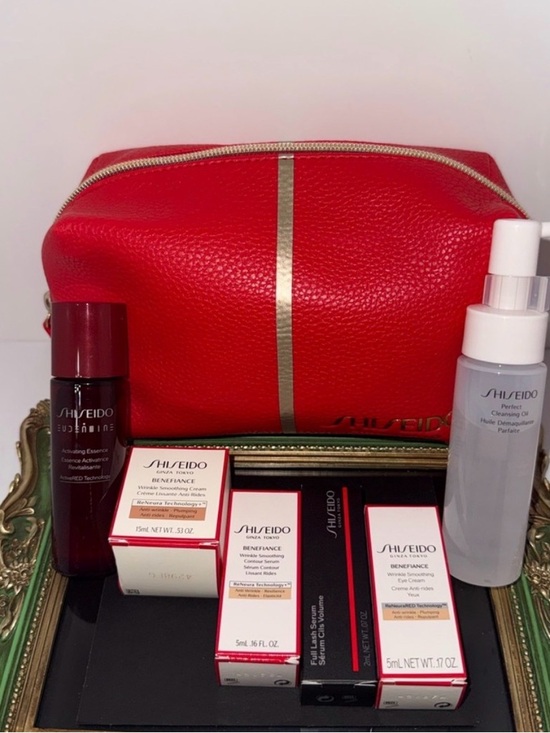 NEW Shiseido Benefiance Wrinkle Smoothing 7-Pc Set + Red Travel Bag ($125 Value) - Picture 2 of 3